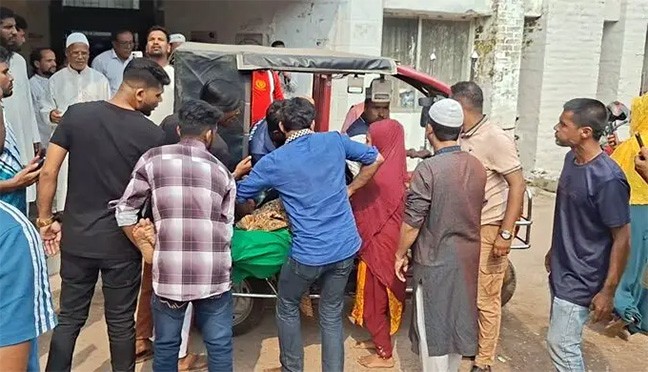 ভূমিকম্পের সময় হুড়োহুড়ি করে নামতে গিয়ে শতাধিক পোশাক শ্রমিক আহত