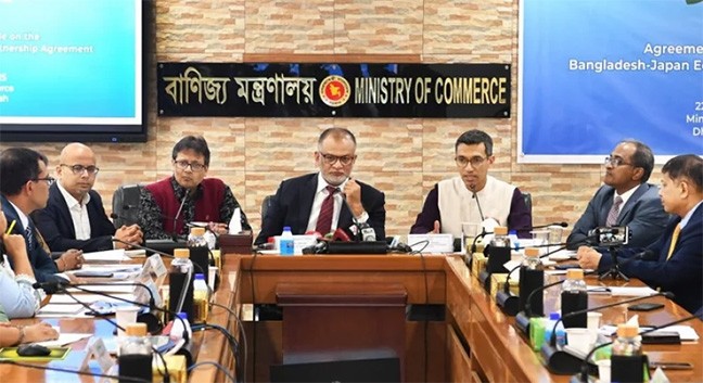 চলতি বাজেটে রাজস্ব খাতে বরাদ্দ বাড়ছে, আগামী বাজেটের রূপরেখা দেবে অন্তর্বর্তী সরকার