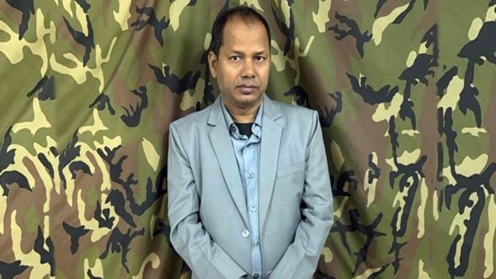 শিক্ষক নিয়োগের প্রশ্ন ফাঁসের চেষ্টা: আলী রীয়াজের সাবেক চালকসহ আটক ২