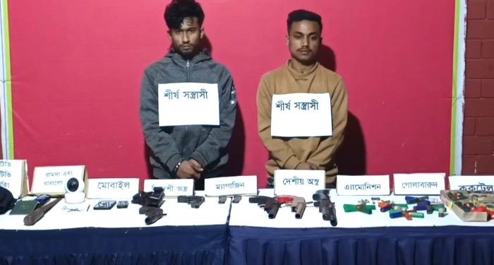 নির্বাচন বানচালের পরিকল্পনা: লক্ষ্মীপুরে যৌথবাহিনীর অভিযানে বিপুল পরিমাণ অস্ত্রসহ দুই সন্ত্রাসী গ্রেপ্তার 