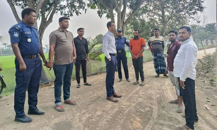 কালীগঞ্জে অবৈধভাবে মাটি কাটার অপরাধে ৫০ হাজার টাকা জরিমানা