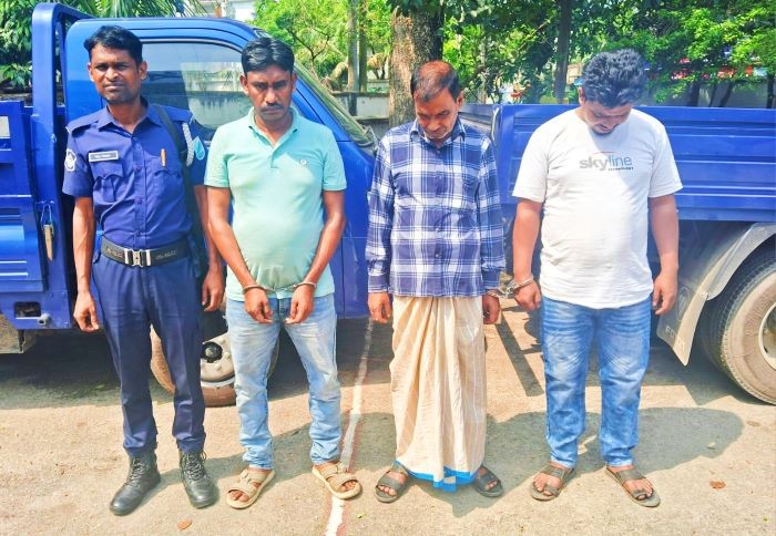 ধামরাইয়ে ব্যাটারি কারখানায় ডাকাতি: লুটের মালামালসহ গ্রেপ্তার ৩