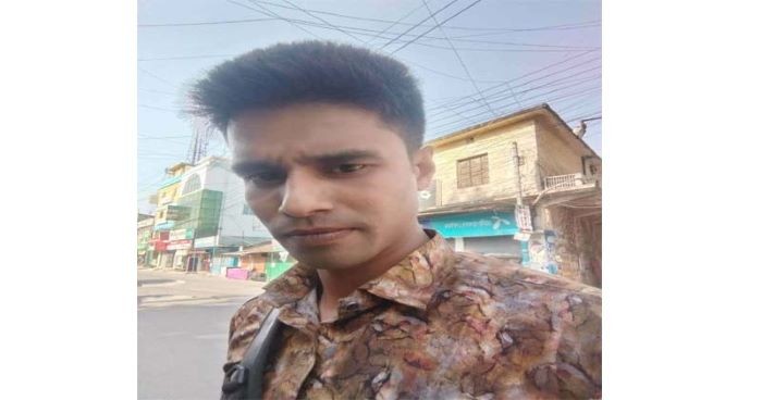 ঈশ্বরদীতে ধর্ম বদলে বিয়ে করায় সন্তানকে ত্যাজ্যপুত্র ঘোষণা