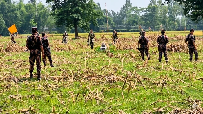 হরিপুর সীমান্তে ১১ জনকে পুশইনের চেষ্টা, বিজিবির বাধা