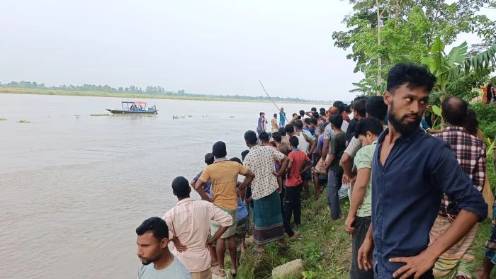 ধরলা নদীতে গোসল করতে নেমে নিখোঁজ দুই ভাই : ২৪ ঘণ্টাতেও মেলেনি সন্ধান, পরিবারে চলছে আহাজারি