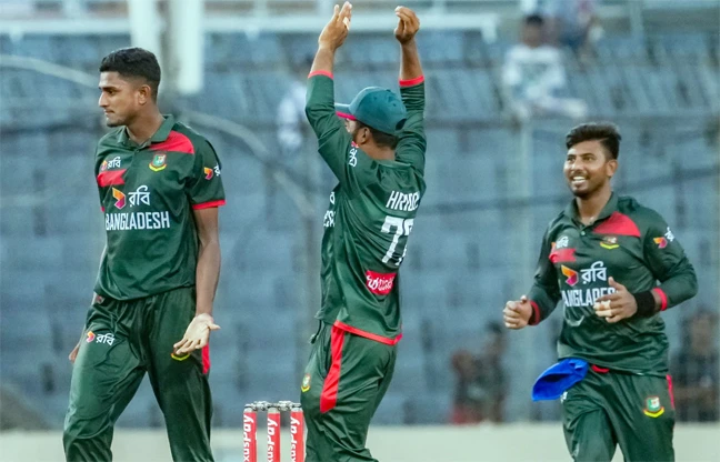 ২১ বছরের অপেক্ষার অবসান, নাহিদ-মোসাদ্দেকের দাপটে অস্ট্রেলিয়ার বিপক্ষে ঐতিহাসিক জয়